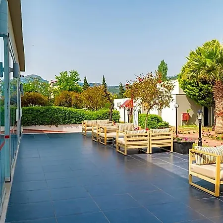 Karya Family Hotel