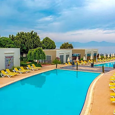 Karya Family Hotel 4*
